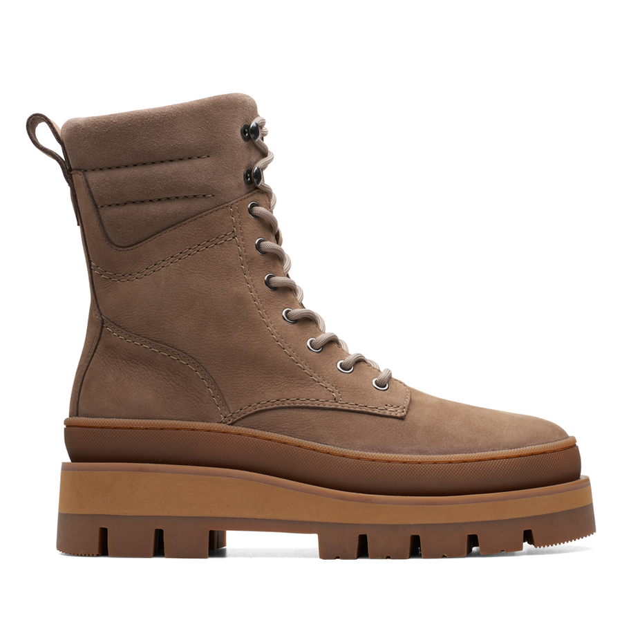 Hiking boots store trend 219