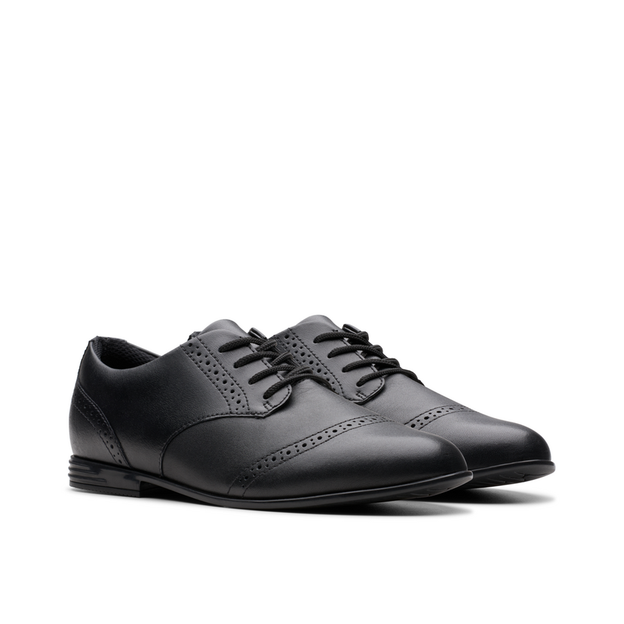 Clarks - FinjaBrogue Y - Black Leather - School Shoes