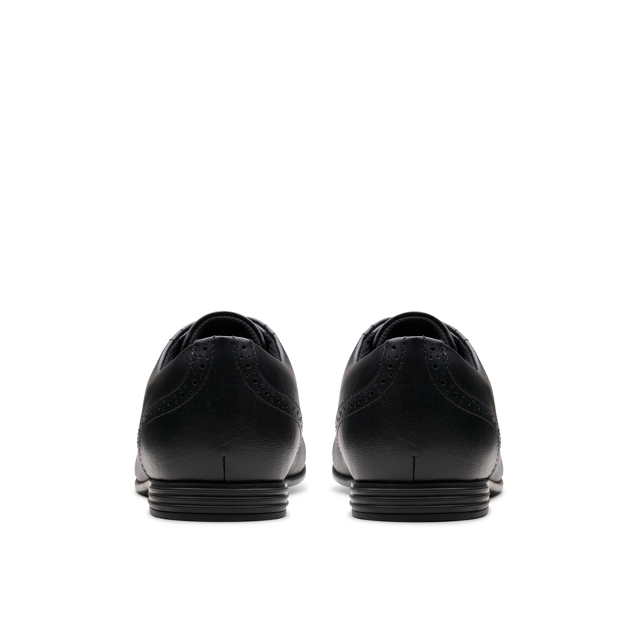 Clarks - FinjaBrogue Y - Black Leather - School Shoes